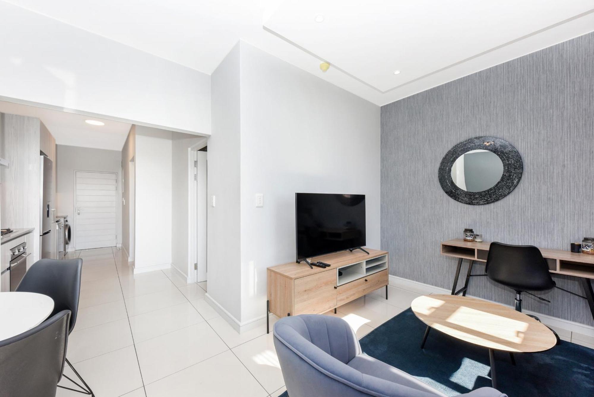 The Median Rosebank Luxury Apartment - Building With Generator Йоханнесбург Экстерьер фото